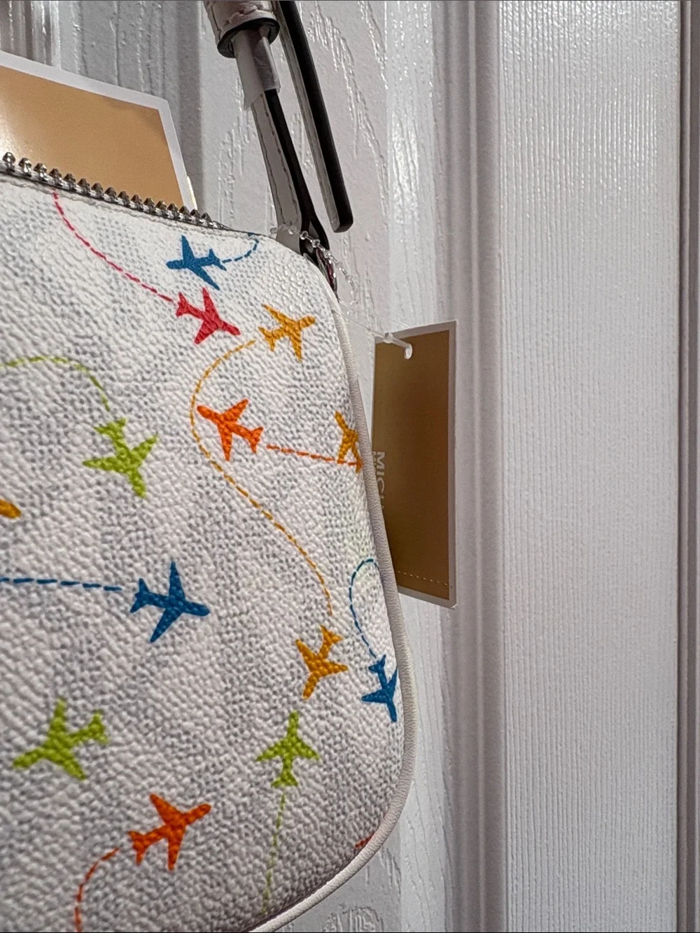 BNWT MICHAEL KORS Viral White Multicolor Airplane-Print Shoulder Bag